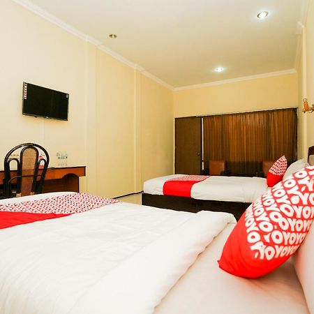 Oyo 1652 Hotel Tampiarto Probolinggo Exteriér fotografie