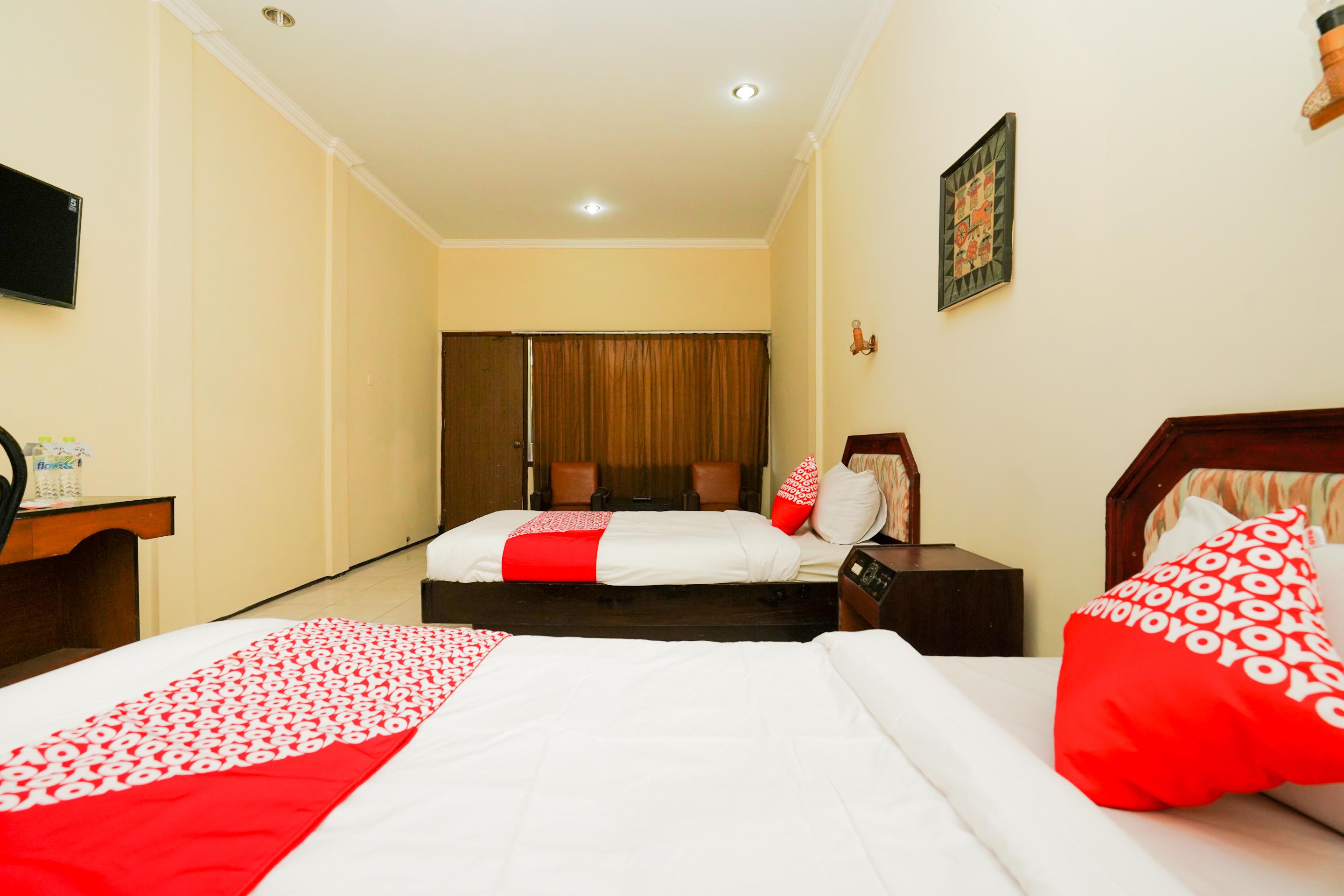 Oyo 1652 Hotel Tampiarto Probolinggo Exteriér fotografie