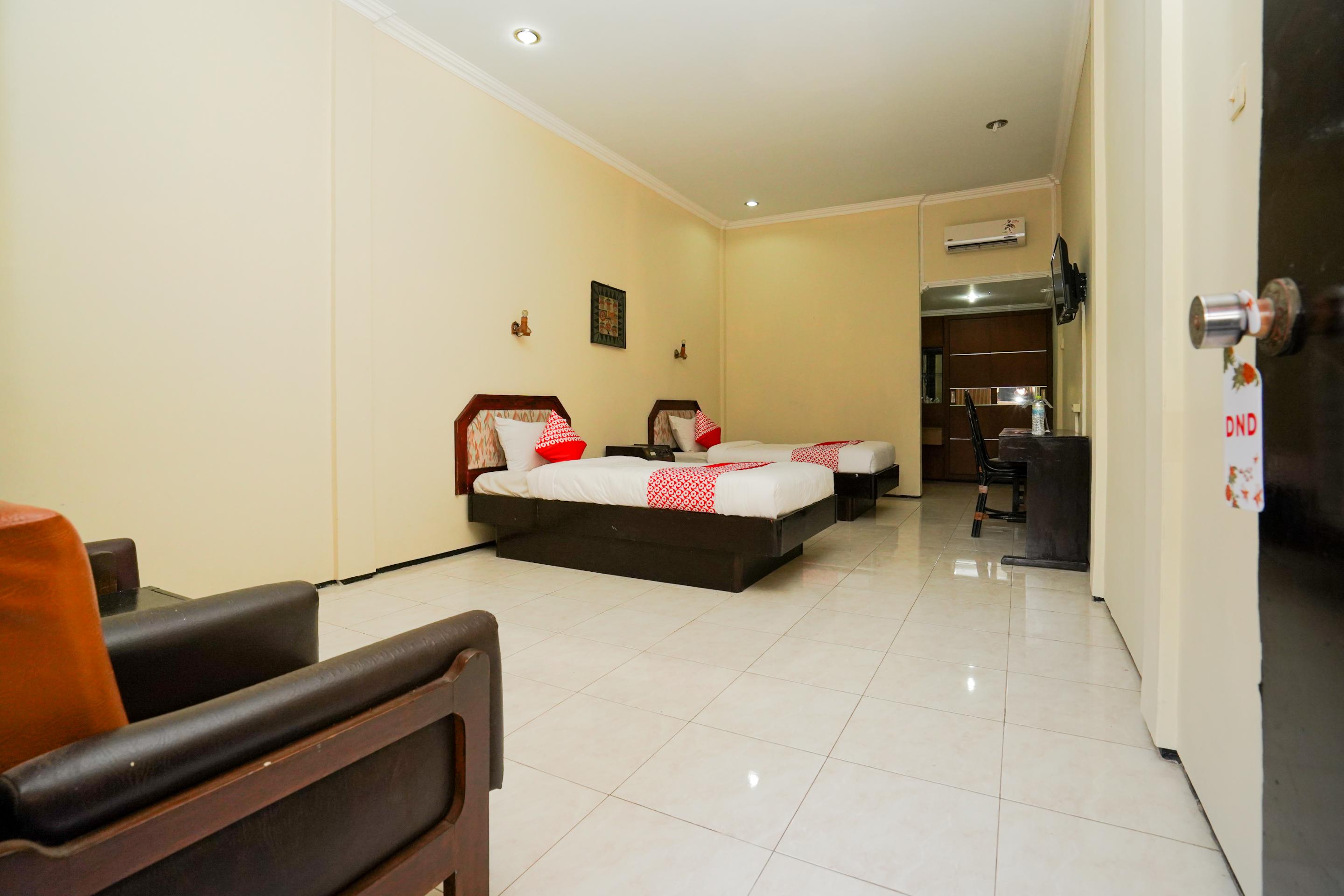 Oyo 1652 Hotel Tampiarto Probolinggo Exteriér fotografie