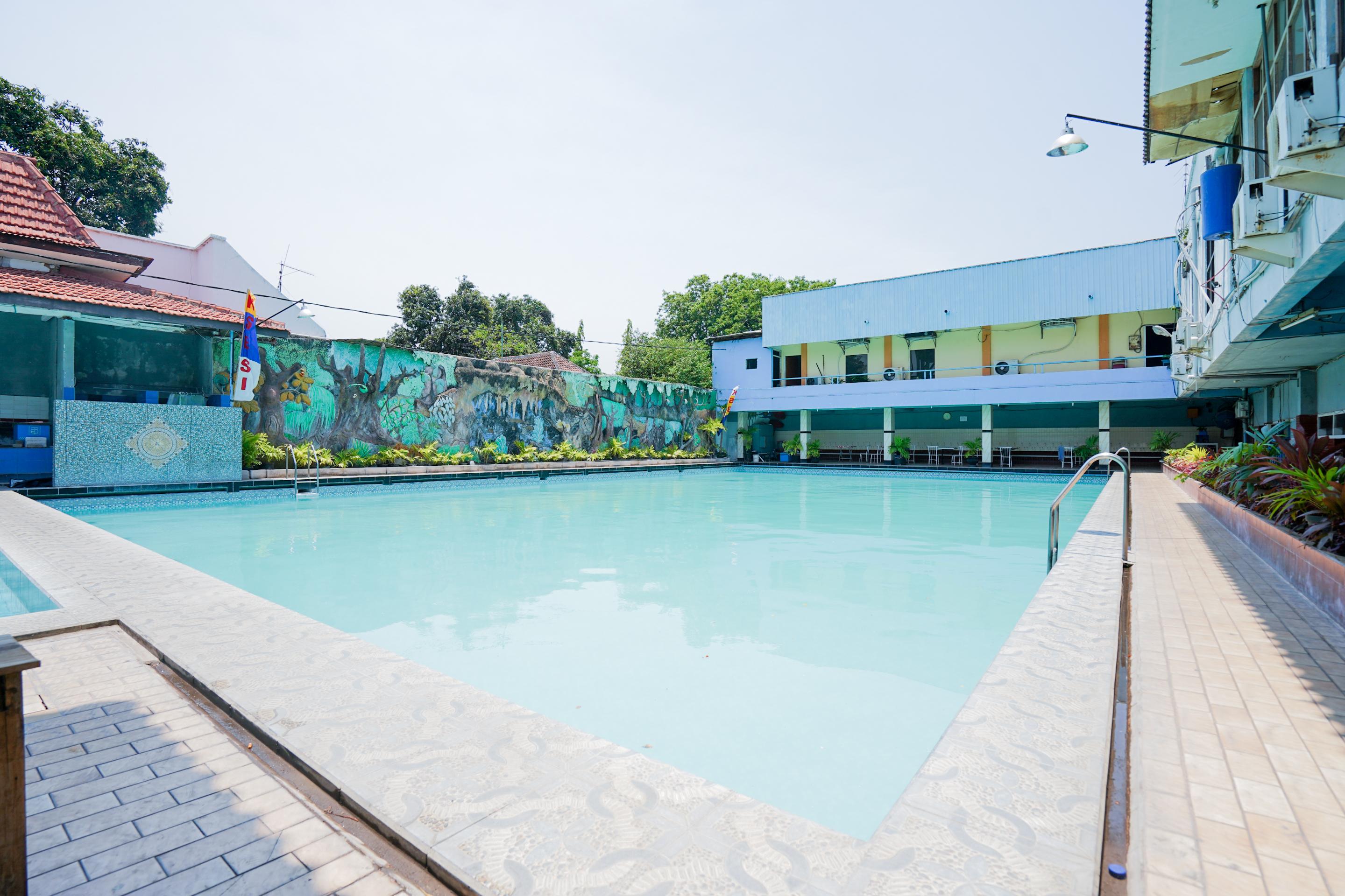 Oyo 1652 Hotel Tampiarto Probolinggo Exteriér fotografie