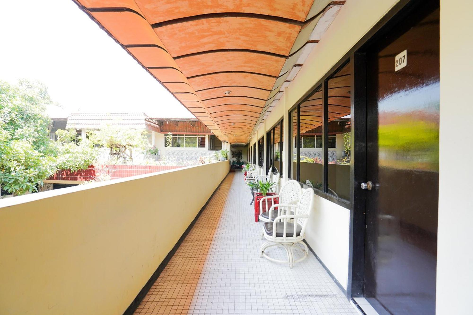 Oyo 1652 Hotel Tampiarto Probolinggo Exteriér fotografie