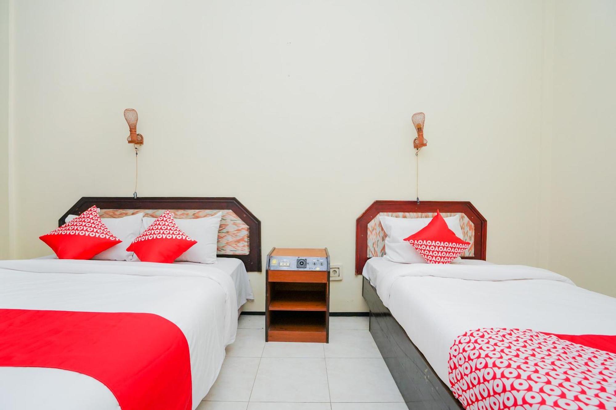 Oyo 1652 Hotel Tampiarto Probolinggo Exteriér fotografie