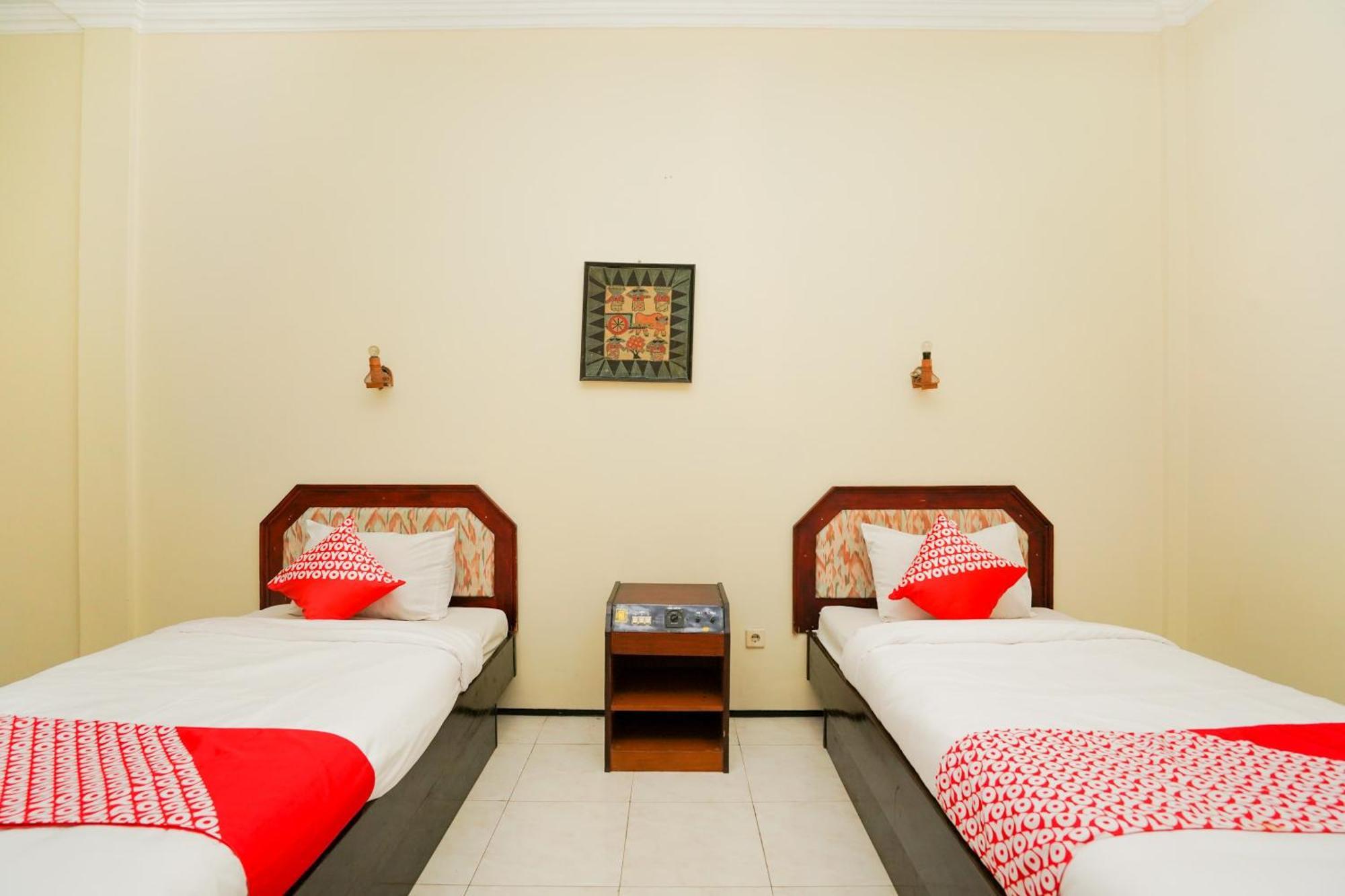 Oyo 1652 Hotel Tampiarto Probolinggo Exteriér fotografie