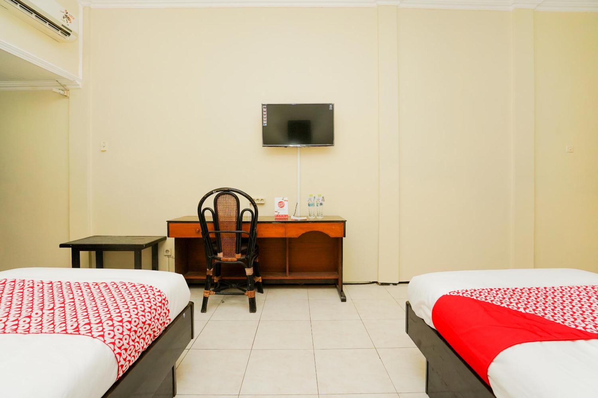 Oyo 1652 Hotel Tampiarto Probolinggo Exteriér fotografie