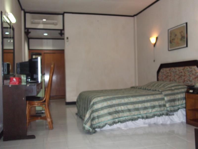 Oyo 1652 Hotel Tampiarto Probolinggo Exteriér fotografie