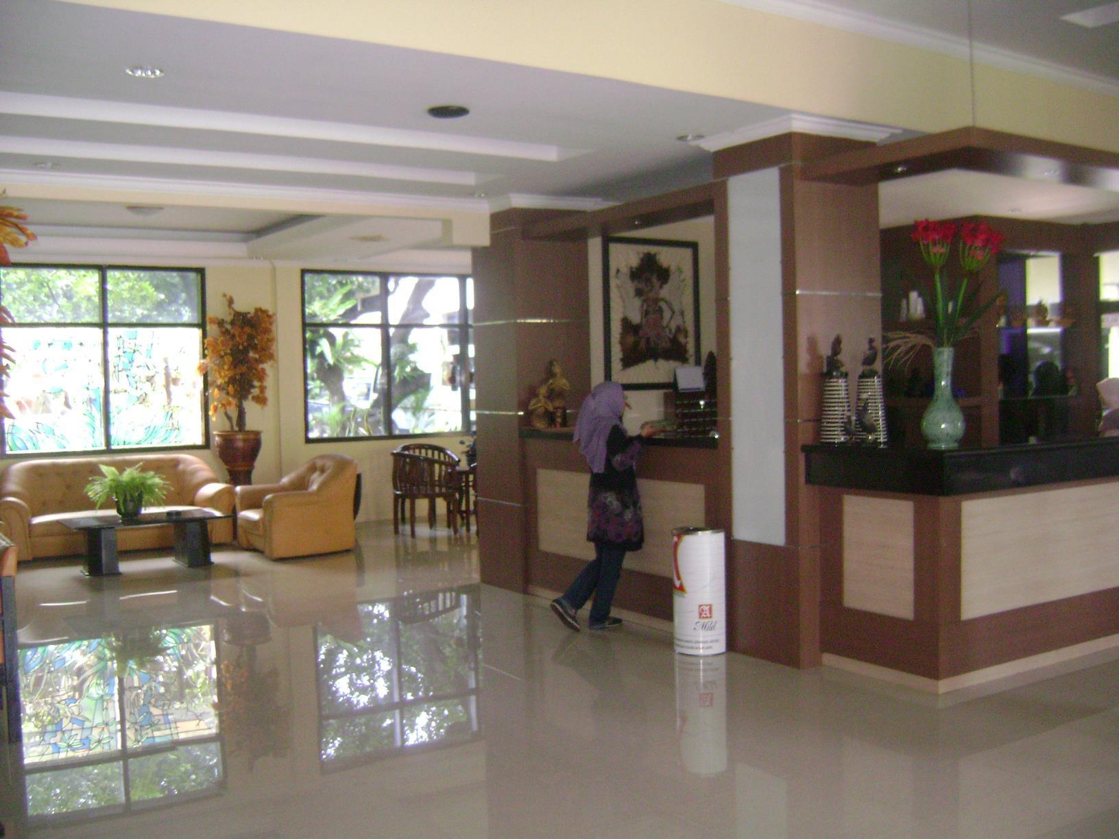 Oyo 1652 Hotel Tampiarto Probolinggo Exteriér fotografie